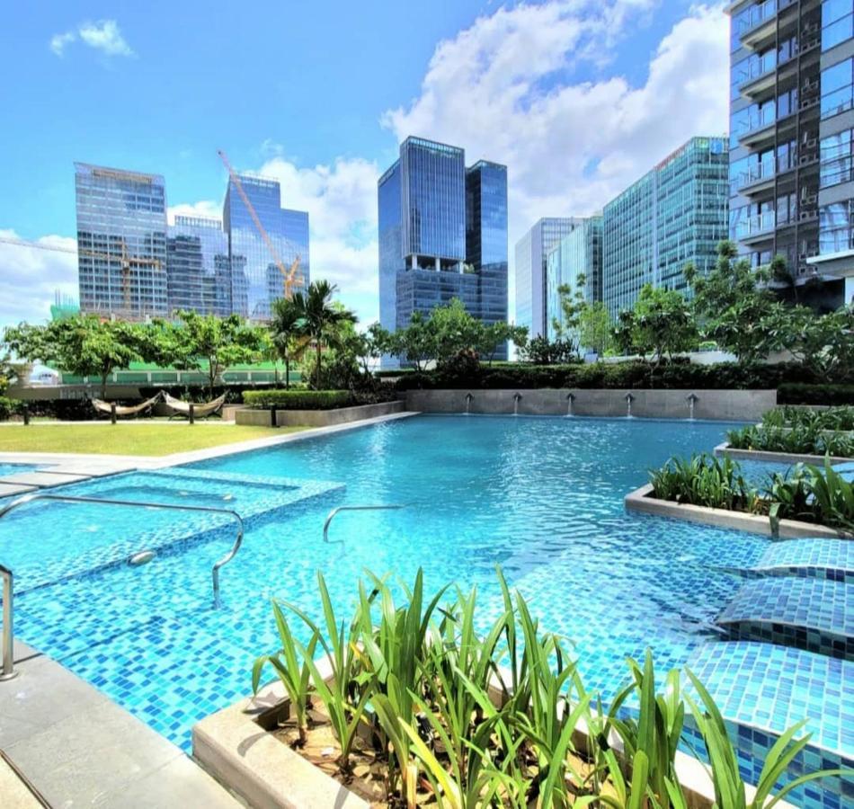 Uptown Parksuites Tower 1 Bgc Taguig Dış mekan fotoğraf